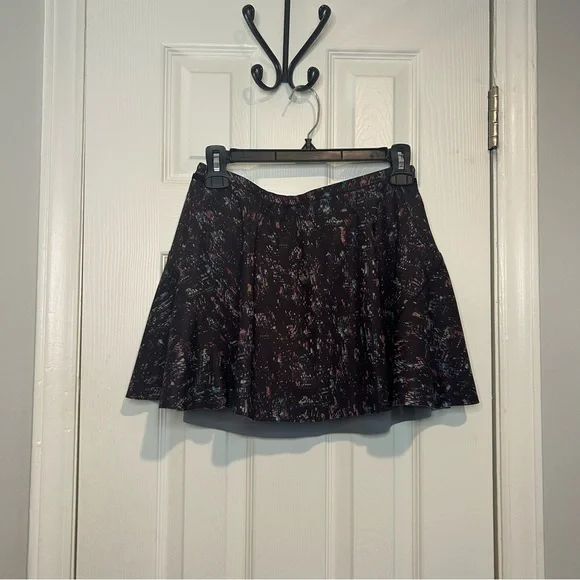 Athleta Match Point Skort in the "City Lights" print - Size XS - Picture 7 of 16